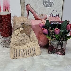 789  KOPO Women Studs  Winter with Warm Lining Pom Pom Beanie Hat NWT